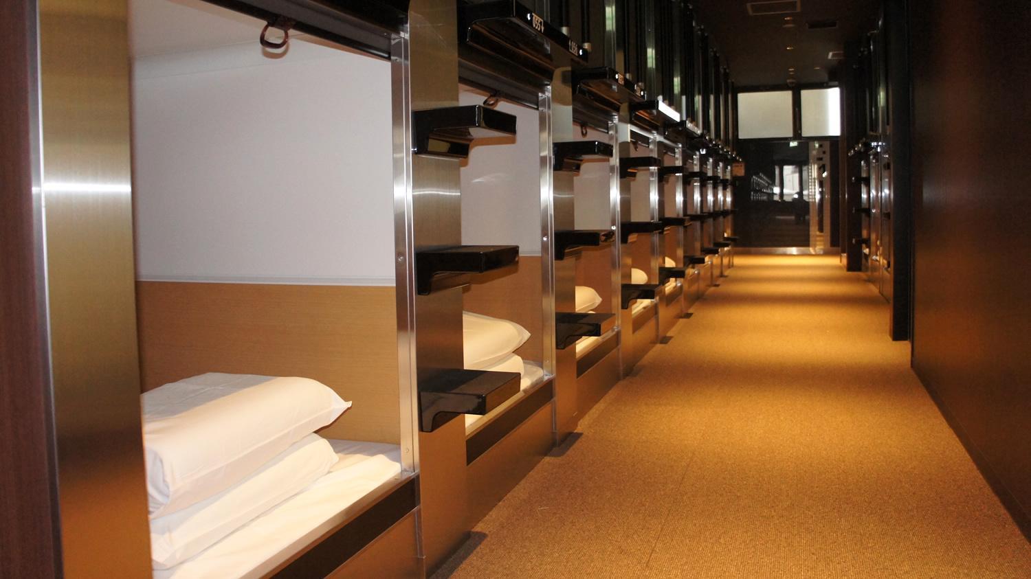 Men Only Capsule Room & Sauna, Bathhouse 男性専用サウナ&カプセル Minami Roppongi - Tokyo — Photos 1